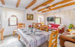 Stunning Home In Villanueva De Algaidas