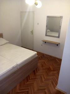 Apartments by the sea Gradac, Makarska - 18151