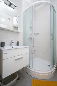 Apartments by the sea Nevidjane, Pasman - 323