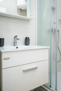 Apartments by the sea Nevidjane, Pasman - 323