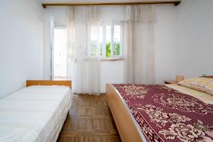 Apartments with parking space Povljana, Pag - 21318