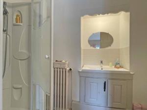 Maisons de vacances Gite Sarceaux, 4 pieces, 6 personnes - FR-1-497-131 : photos des chambres