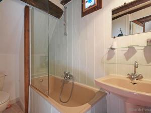Maisons de vacances Gite Sarceaux, 4 pieces, 6 personnes - FR-1-497-131 : photos des chambres