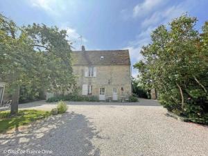 Maisons de vacances Gite Sarceaux, 4 pieces, 6 personnes - FR-1-497-131 : photos des chambres