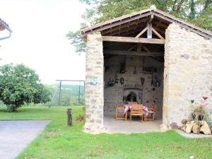 Charmante maison en pierre avec cheminée et animaux acceptés - FR-1-616-165