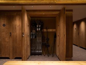 Duplex 4 chambres à Méribel, près du centre et des pistes, avec services de conciergerie - FR-1-613-47