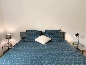 Appartement neuf avec balcon, proche du port de Perros-Guirec - FR-1-368-392