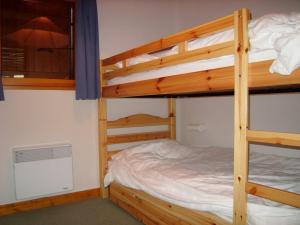 Appartement 3 pièces, 4 pers, skis aux pieds, balcon, parking, proche village - FR-1-733-106