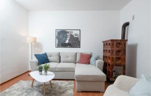 4 Bedroom Awesome Home In Krnica