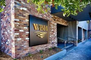 Warners Bay Hotel - Redhead