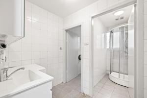 Signature Double Room in Auburn - Shared Bathroom