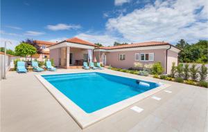 Amazing Home In Pula With Wifi, Private Swimming Pool And 3 Bedrooms
