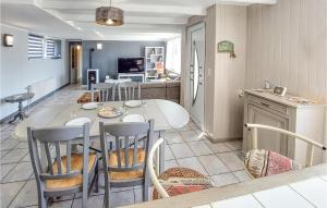 Maisons de vacances Amazing Home In Moelan-sur-mer With Wifi And 2 Bedrooms : photos des chambres