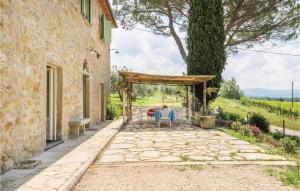 5 Bedroom Gorgeous Home In Arezzo