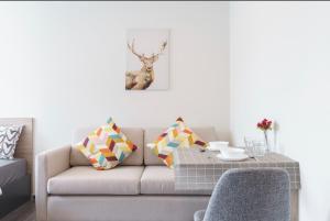 沙吞Sathon-Charoen Nakhon精品公寓