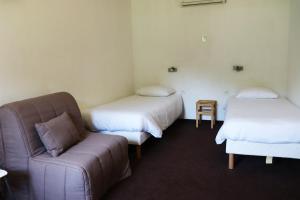 Hotels Hotel Lemand Lyon Est - Villefontaine : Suite Familiale