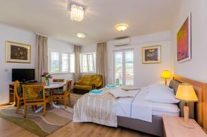 Apartments & Rooms V&M 