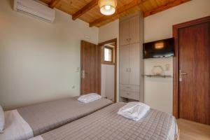 Lithina charm villa with private pool and sea view