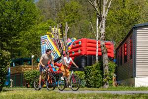 Campings Camping Country Park Crecy La Chapelle - Next to Disneyland Paris : photos des chambres