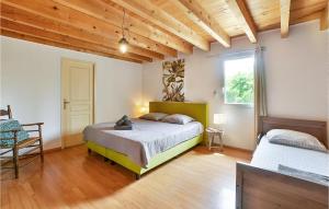 Maisons de vacances Beautiful Home In St-Paulet-De-Caisson : photos des chambres