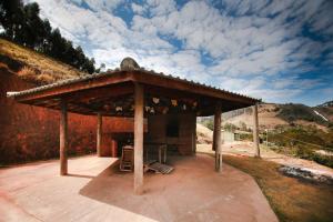 Chacara c piscina e vista para Cach dos PretosSP