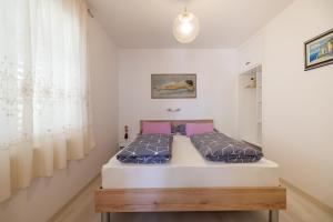 Apartments Lovorik