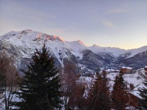 Chalet Individuel Orcières Merlette 1850m Pied des Pistes Vue Magnifique sur les Montagnes