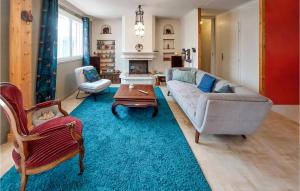 Gorgeous Home In Francheville With Wifi