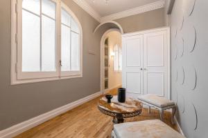 Balmes Apartment by Olala Homes