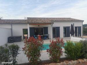 Villas Villa En Joy 1 de 94m2, 3 ch pour 6 personnes avec sa piscine privative chauffee et jacuzzi : photos des chambres