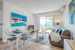 Appartements Cote d’Azur Vue Mer entre Cannes et St Raphael : photos des chambres