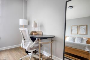 Lakeview 2br w wd nr Wrigley Field lake CHI-944