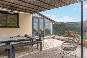 Maisons de vacances La Turbie - Havre de paix avec piscine : photos des chambres