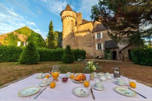 Maisons de vacances Chateau Garinie 13th Century Medieval castle in the south of France : photos des chambres