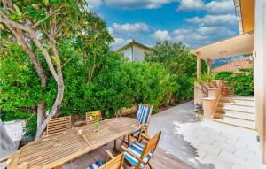 3 Bedroom Nice Home In Kastel Gomilica