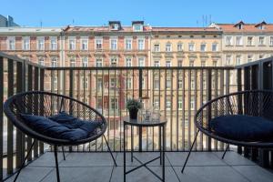 Cozy Studio Wroclaw Nadodrze for 3 Guests with Balcony by Renters