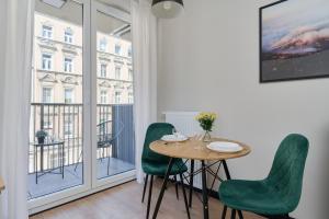 Cozy Studio Wroclaw Nadodrze for 3 Guests with Balcony by Renters