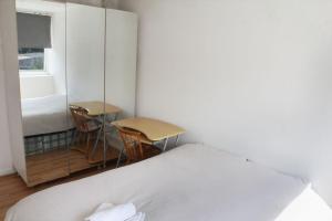 Elephant & Castle - Zone 2 - PRIVATE ROOMS - SHARED BATHROOM