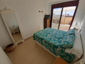 Apartamento en Águilas con amplia terraza y piscina