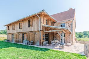 Maisons de vacances La Clayette - Charmante maison avec piscine privee : photos des chambres