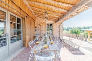 Maisons de vacances La Clayette - Charmante maison avec piscine privee : photos des chambres