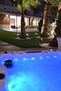 The Royal Garden by LUCIA DE SU