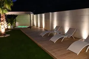 The Royal Garden by LUCIA DE SU - Los Campitos