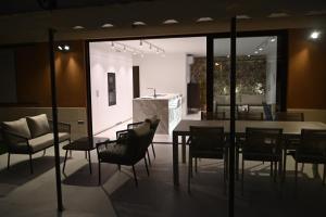 The Royal Garden by LUCIA DE SU