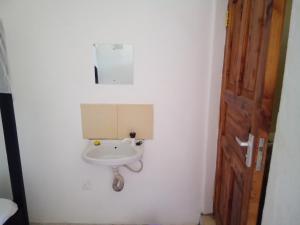 MUNDO GUEST & STUDIO APARTMENTS, MTWAPA,mombasa