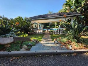 2 bed Cottage, Bryanston, Sandton