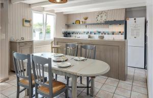 Maisons de vacances Amazing Home In Moelan-sur-mer With Wifi And 2 Bedrooms : photos des chambres