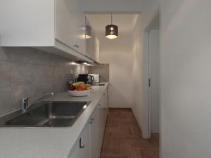 Beautiful Athenian apartment next to the center
