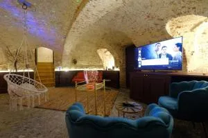 Secret Jacuzzi Mons - Parking privé gratuit - Spiennes