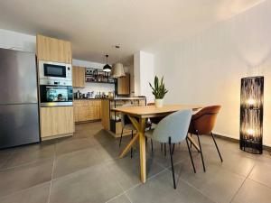 Appartements L'Hermine terrasse et parking, 500 plage : photos des chambres